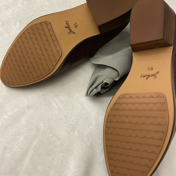 Zodiac Women's Deep Red Crocodile Texture Slip-On Mules - Picture 4 of 4